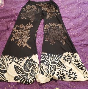 😍😍 T- Party Flared Lounge pants🤩🤩